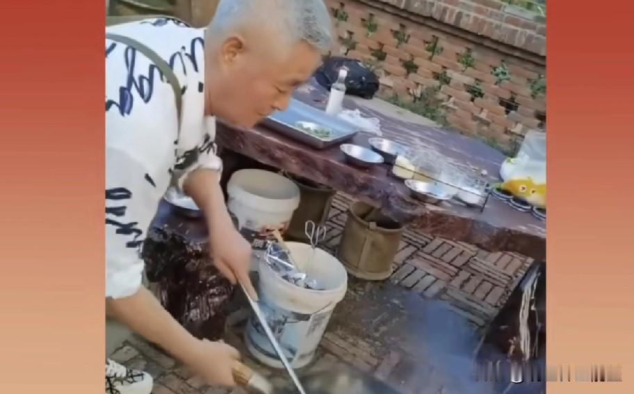 本山大叔在农村做菜，这炒豆腐一看就好吃。