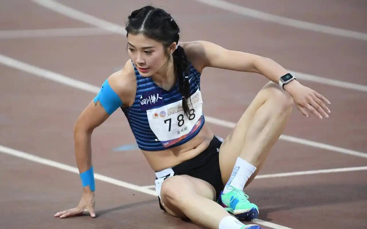 当摄像头不允许对准女性身体局部特写，禁止使用低角度仰拍，至此，女性运动员们眼泪向