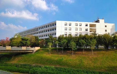 今天咱们不整虚的，就用数据说话，把浙大宁波理工学院这所学校掰开揉碎了讲清楚。你要