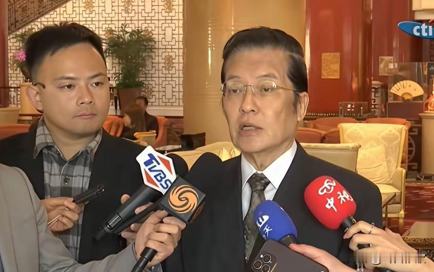 张荣恭一语戳穿！民进党台独谬论不攻自破
 
国民党副主席张荣恭直言：陆委会、海基