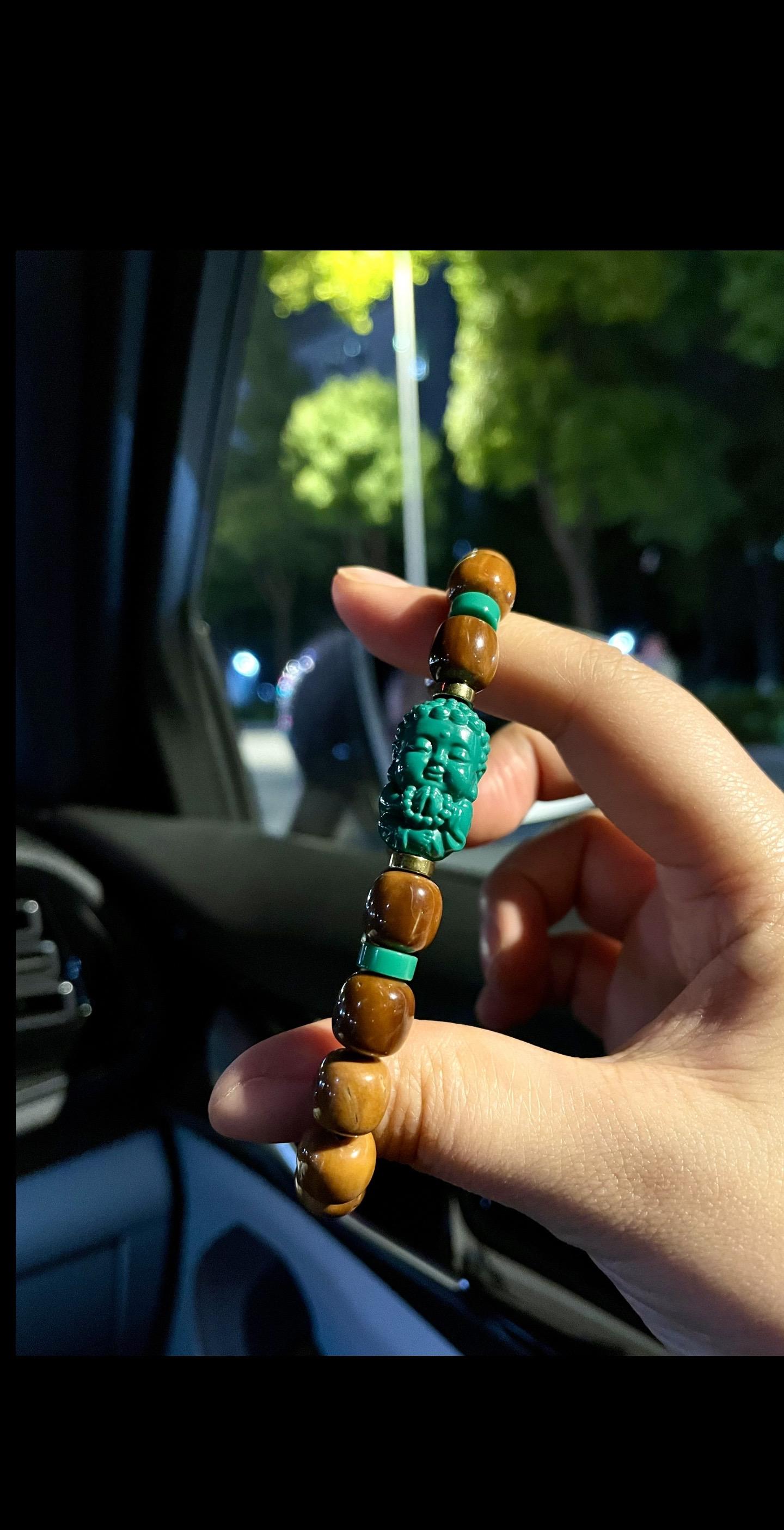 花有重开日，人无再少年。