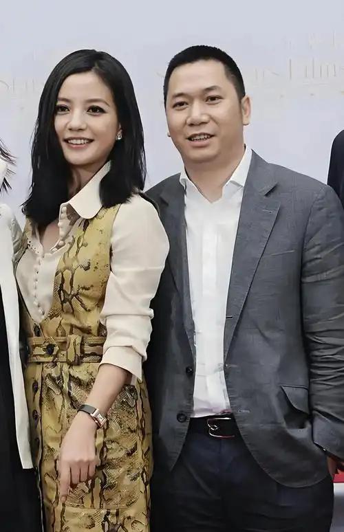 赵薇前夫黄有龙6天输掉2.8亿，不久前，香港高等法院一纸判决书，把那个消失了好几