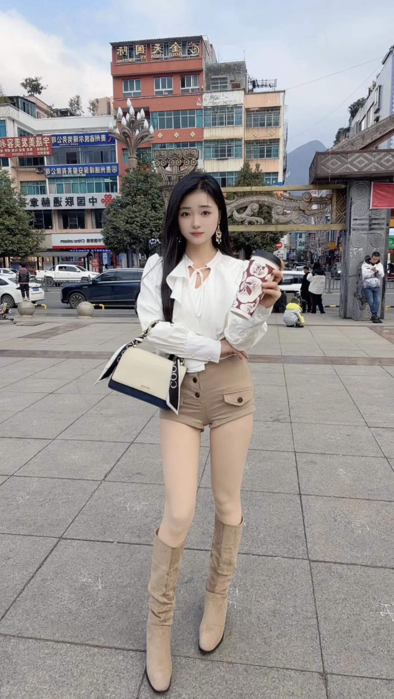 奶茶一杯快乐加倍