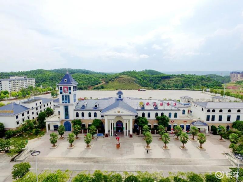 广西高速路网内首个400千瓦级新能源重型卡车超充站投入运营