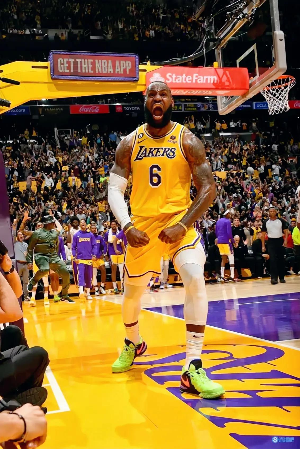 我为什么喜欢詹姆斯？

1、喜欢他20年如一日的坚持不懈，NBA生涯第一个赛季场