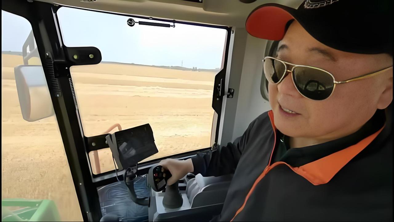 莫言在军队是被开除的人，这样的他怎么可能还会有什么待遇呢？