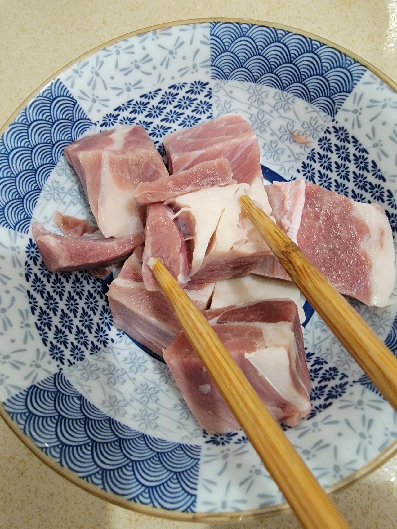 我今年42岁了，慢慢的开始身体走下坡了，上个月还检查出来血脂高点点，以前都好好的