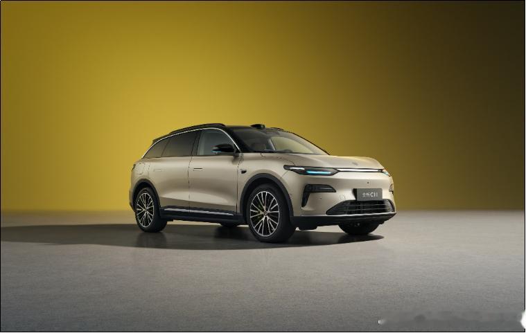 零跑昨天一口气发了三台新车 —— 全新 C10、C11、C16，12.58 万到