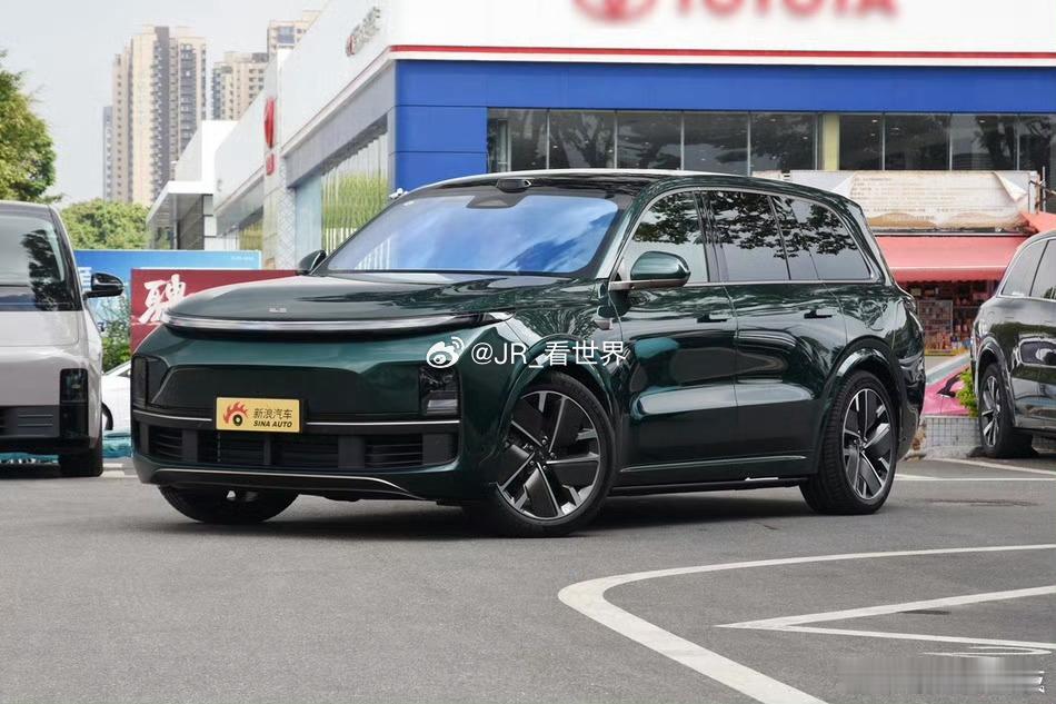 还是会更偏向于方一些的大型SUV，毕竟这个题量下，太圆润了就显得没那么有气势了汽