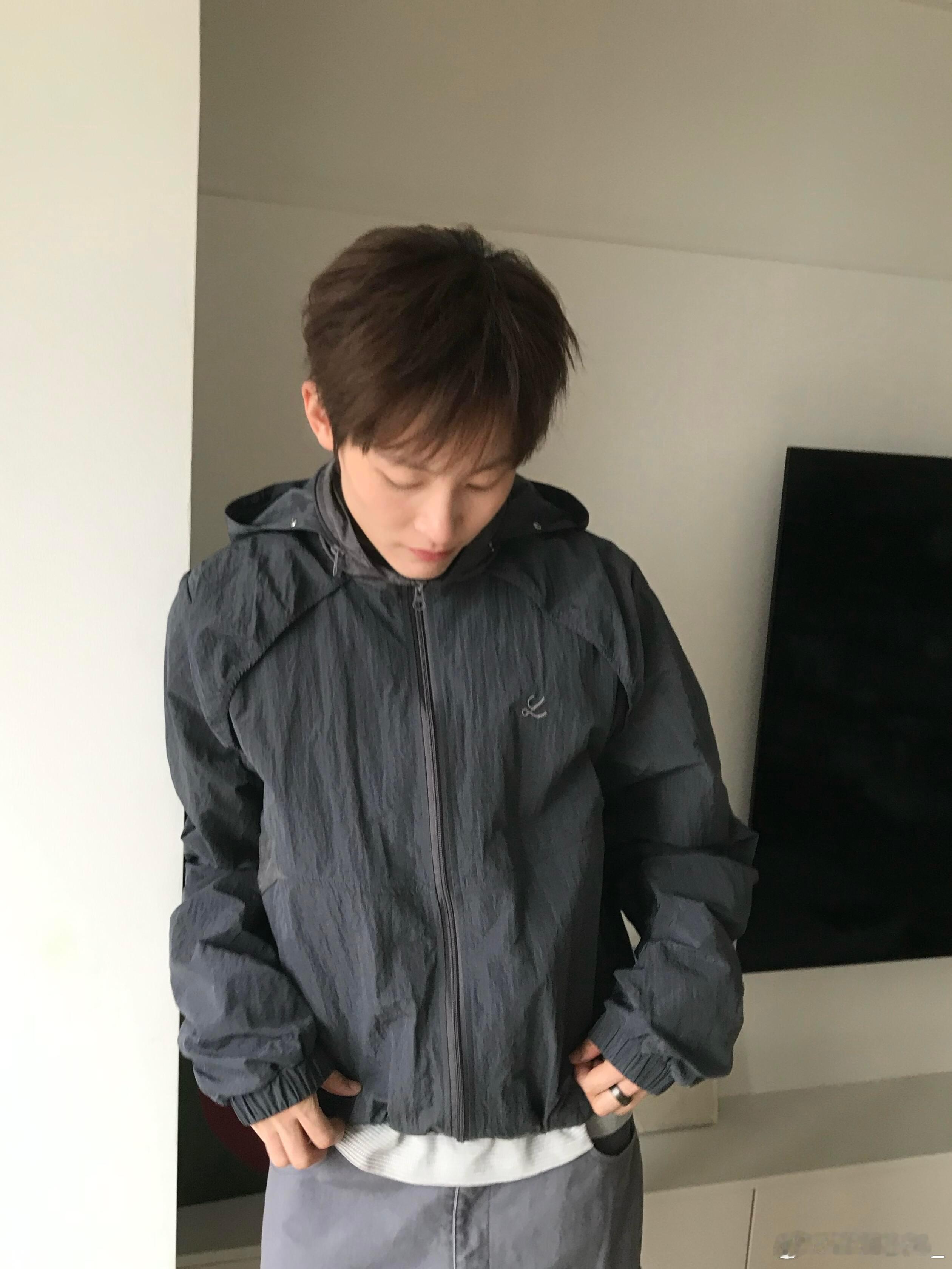 杨力维杨力维y2ng 20260424y2更新，可爱姐姐
