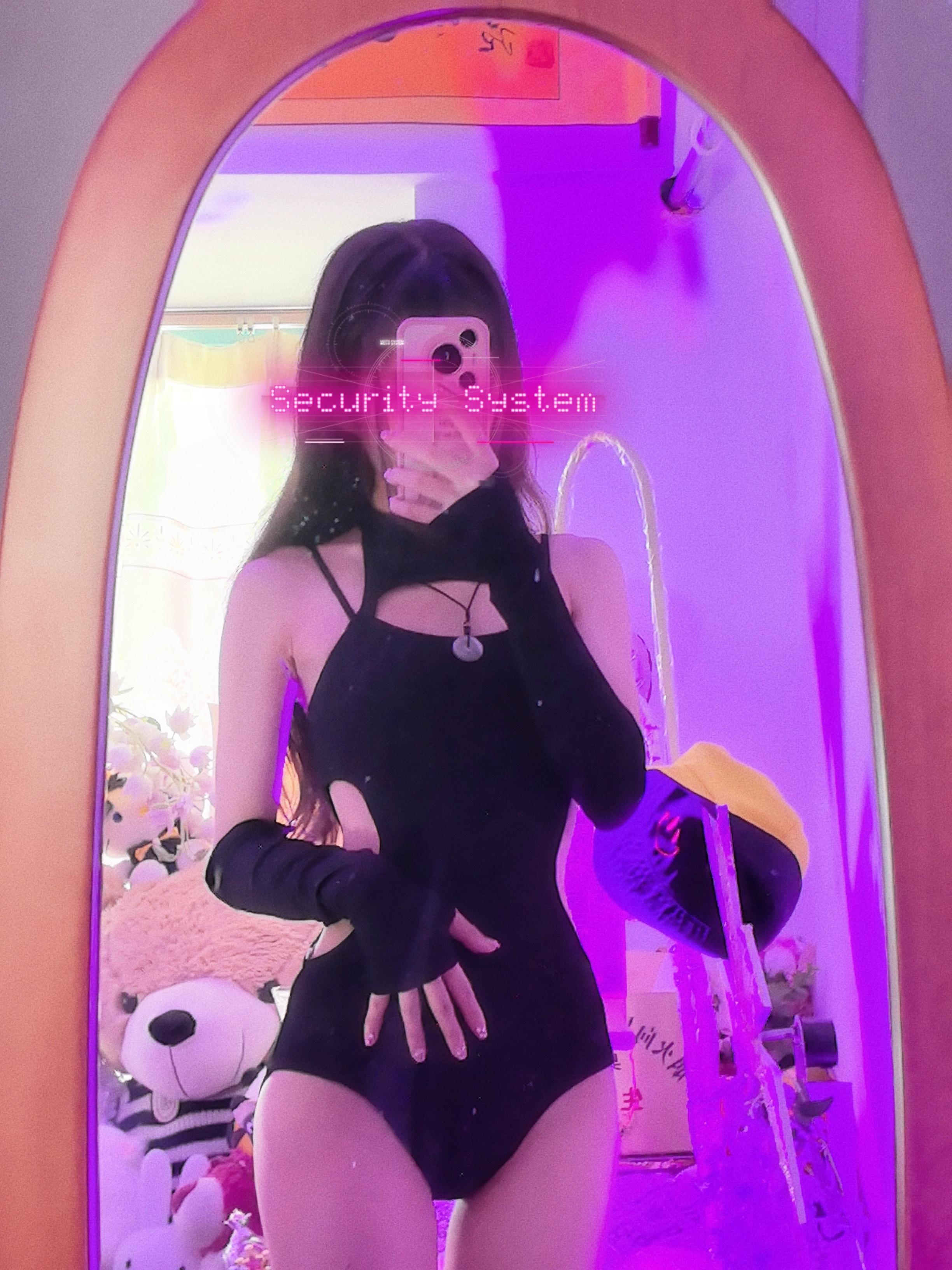 这是一期穿搭分享（水一水bushi）👗衣服来源：AYSTUDIO高端原创泳衣?