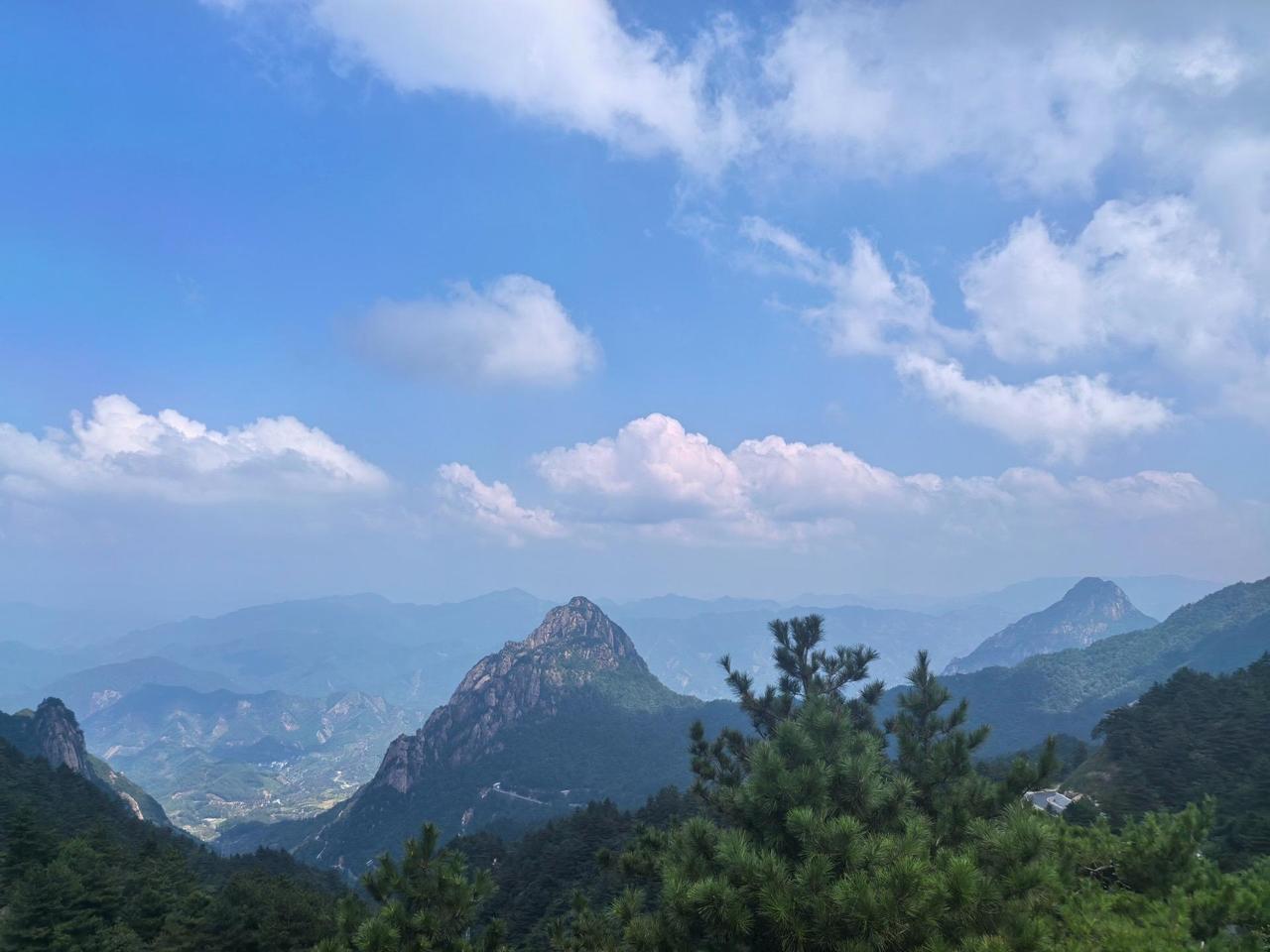这一代不少孩子被父母养“废”了：批评不得、表扬不得，说不得、骂不得，连哄都不行。