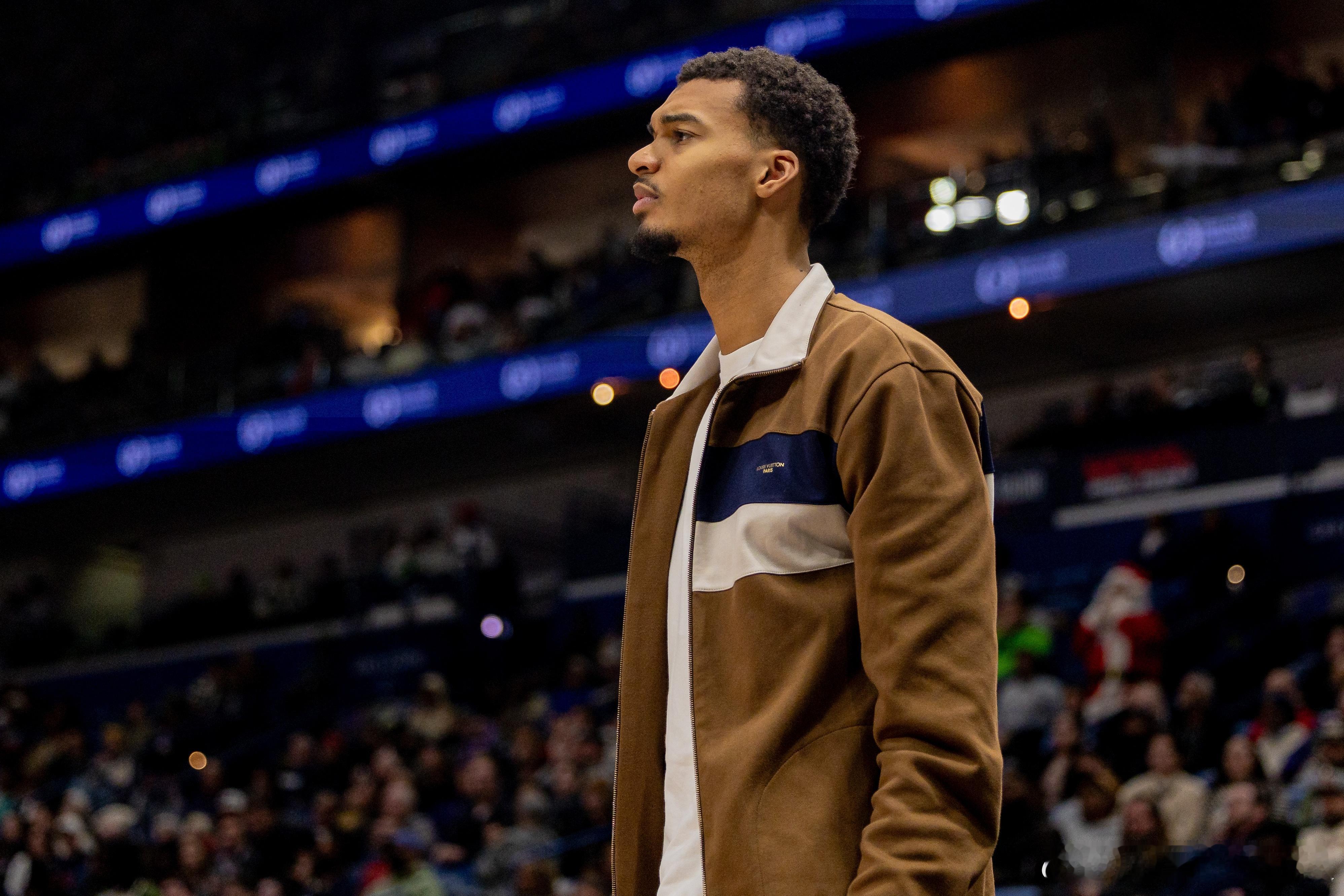 文班亚马有望对阵雷霆复出  NBA杯，湖人119-132不敌马刺，马刺晋级半决赛