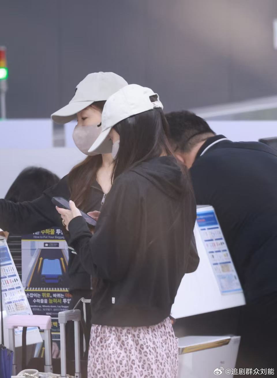 首尔机场偶遇angelababy首尔机场偶遇angelababy！网友首尔机场偶