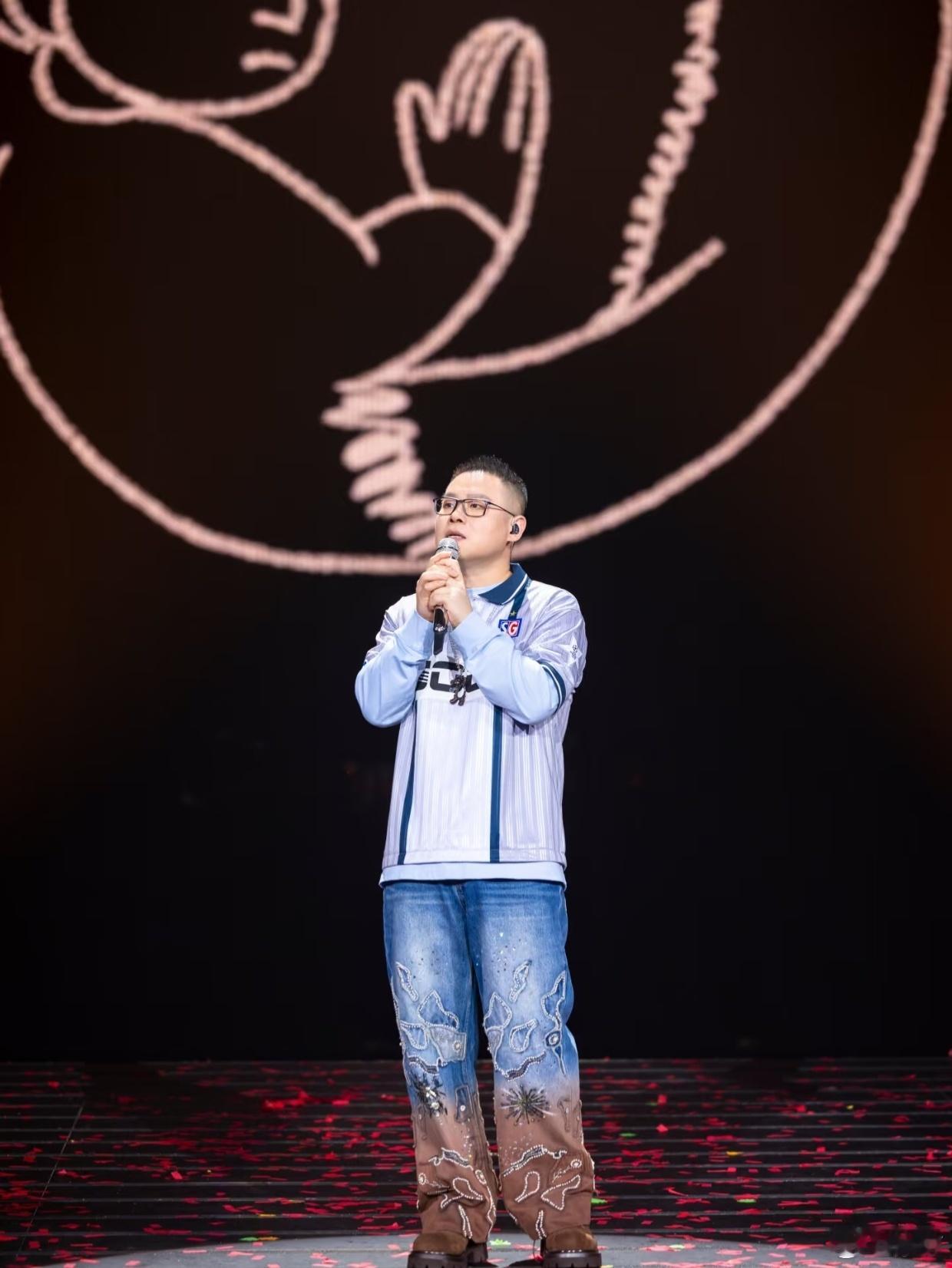 岳云鹏你有没有为美食拼过命岳云鹏为饭豁出去了 很难想象一道剩饭料理能让岳云鹏如此