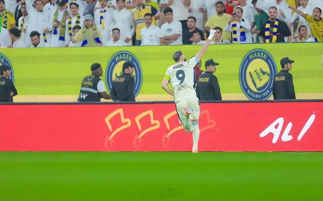 利雅得胜利1比2吉达联合1:2！C罗哑火+本泽马破门 利雅得胜利不敌卫冕冠军 早