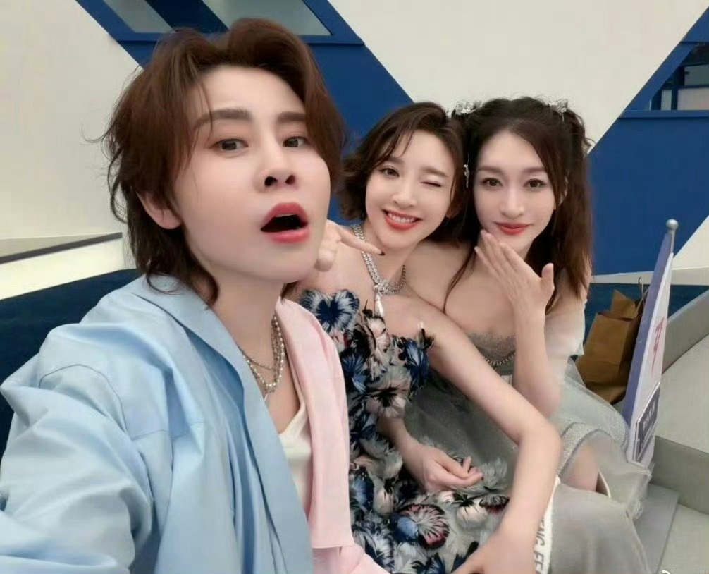 我是更期待这一次的小考舞台了李小冉王濛唐艺昕三公小考再合体