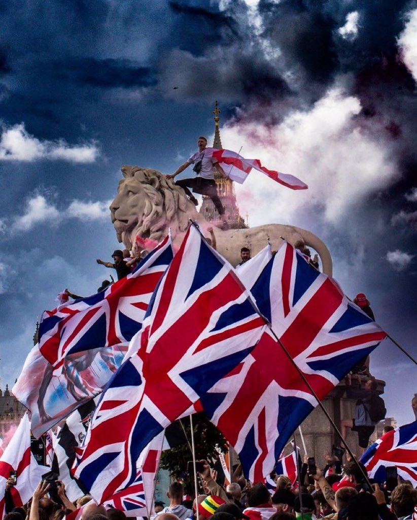 英国逾10万人参加反移民游行 ​​​