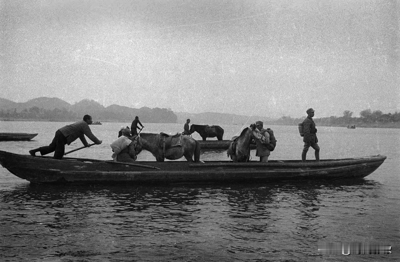 大敌当前---常德保卫战前夕 

       1940年深秋的沅江，水面被铅灰