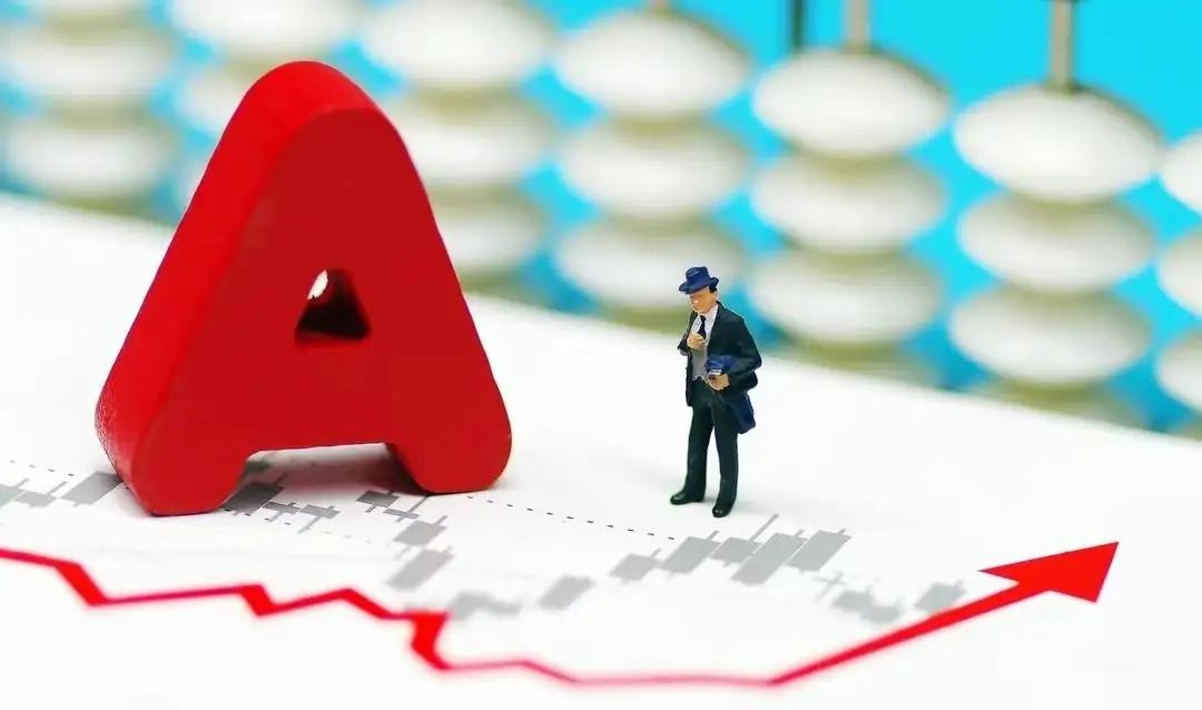 今晚的下跌确实让人憋得慌——账户红变绿，屏幕上的数字刺得眼睛疼，群里一片叹气声，