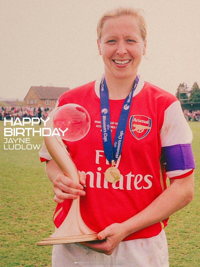 祝Jayne Ludlow生日快乐！她代表阿森纳出场356次，攻入211球，是一