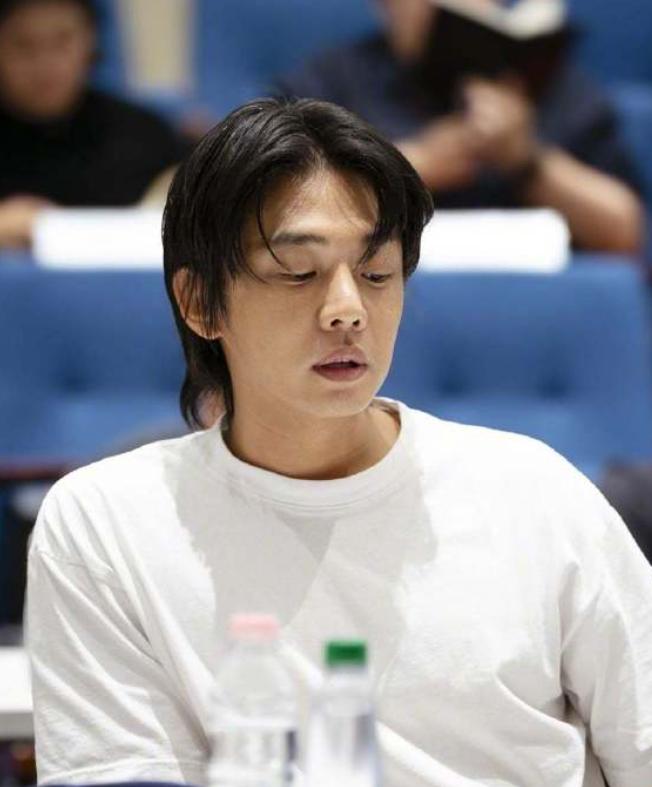 刘亚仁复出首作 据韩媒报道，刘亚仁将通过张宰贤导演的新片《吸血鬼》正式复出。据悉