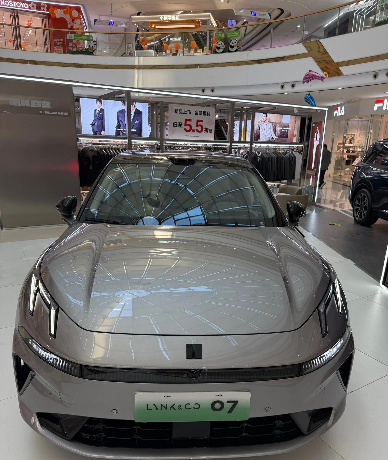 底盘稳，动力猛，操控好，领克07EM-P到店体验讲重点：
1️⃣领克车操控好，是