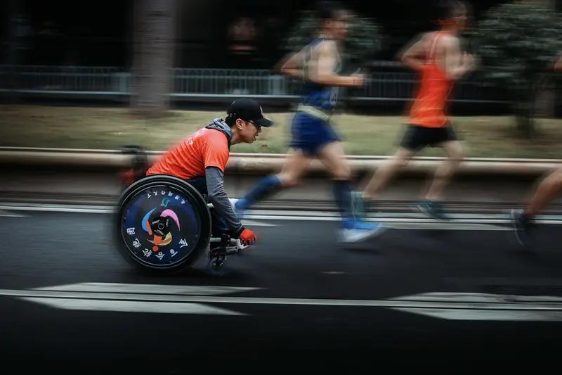 4月19日北京亦庄的2026人形机器人半程马拉松太精彩了！105支来自全国乃至海