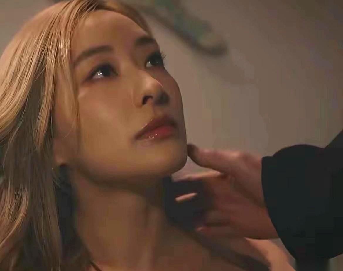 陈滢为了新剧《璀璨之城》提前苦练了九个月，拍摄时甚至豁出去演到了接近全裸的尺度，