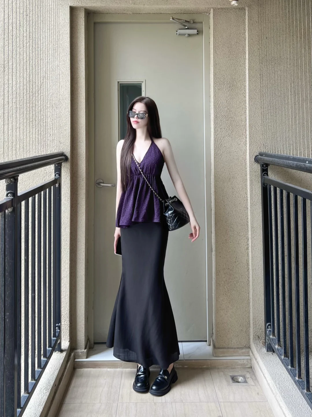 咦！穿紫色好有美女感耶！