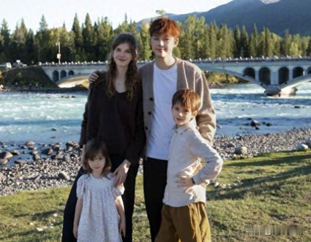 十年后董力带着老婆孩子回喀纳斯，首次公开儿女正脸，颜值太惊艳
