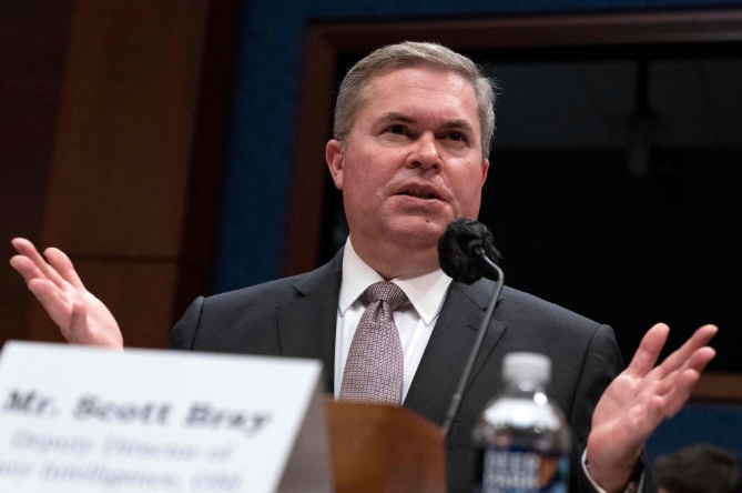 特朗普听取对伊朗军事打击简报，然后说了一句话，五角大楼的将军集体沉默了！2026