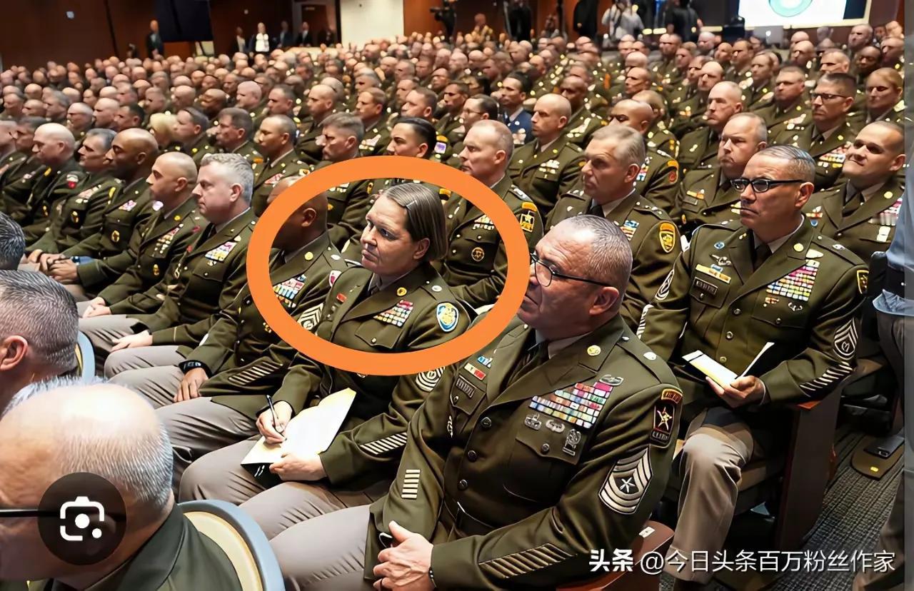 美国也有女将军？？不过，不要以貌取人，看级别肯定有她的独道之处！[祈祷][祈祷]