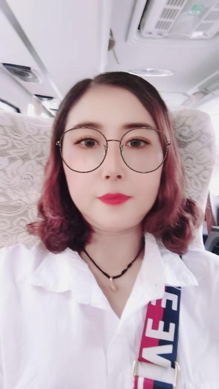 ，坐车也要美美哒 ，😀😀