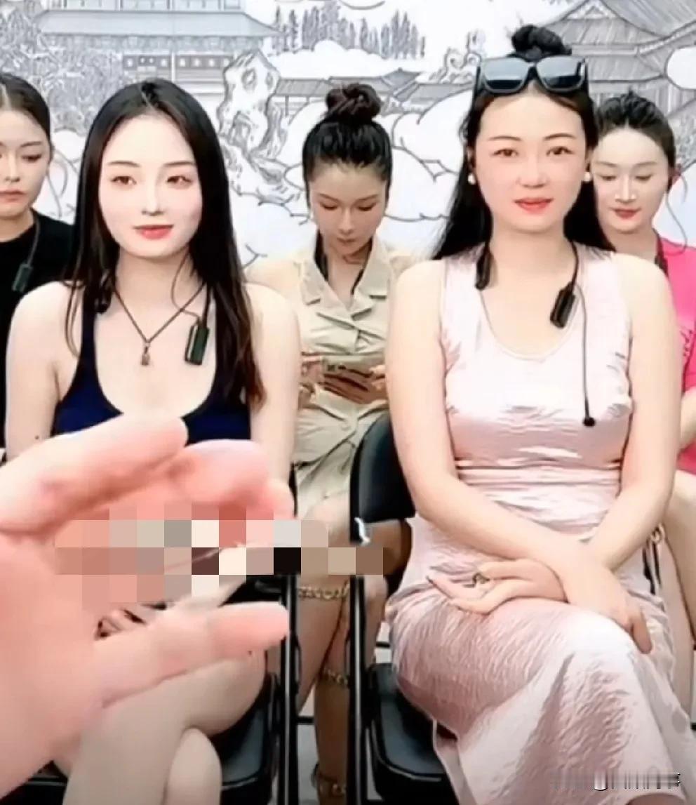 洋澄清和陆倩不是情侣，为了捧艺人，跟大家说声对不起！

          好多