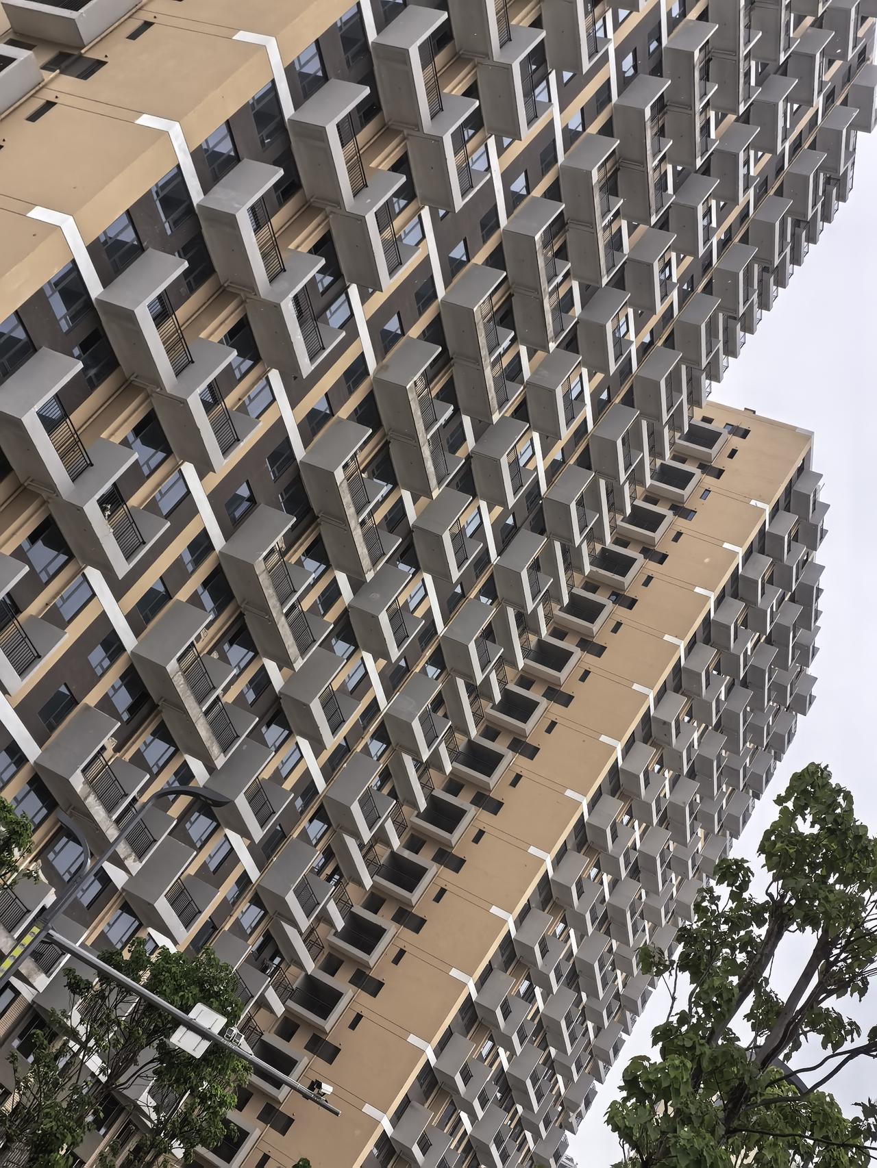 官渡区会展片区的曾经恒大久湾项目，后来由于恒大开发商自身问题，这个是被绿星智慧接