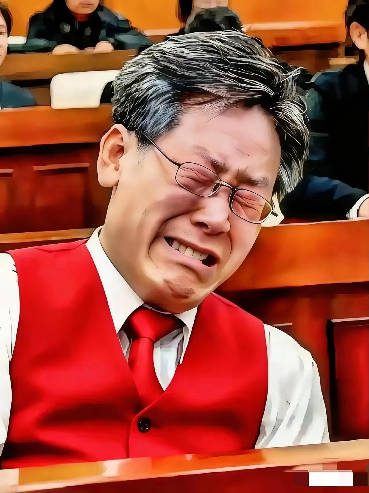 就在刚刚
特朗普突然宣布了
10月27日，特朗普乘坐“空军一号”前往亚洲途中对媒