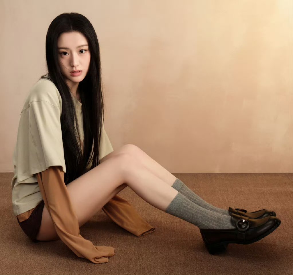 包上恩美腿封神了美女包上恩 ​​​