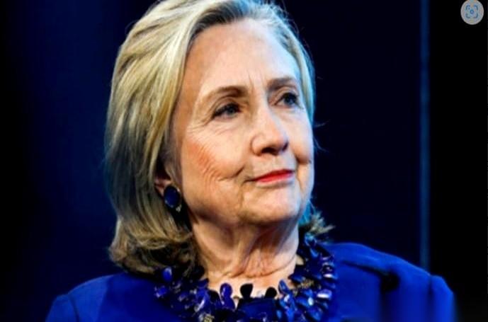 希拉里在一场电视采访中，把话说得极重。
她盯着镜头，毫不客气地给特朗普贴了个标签