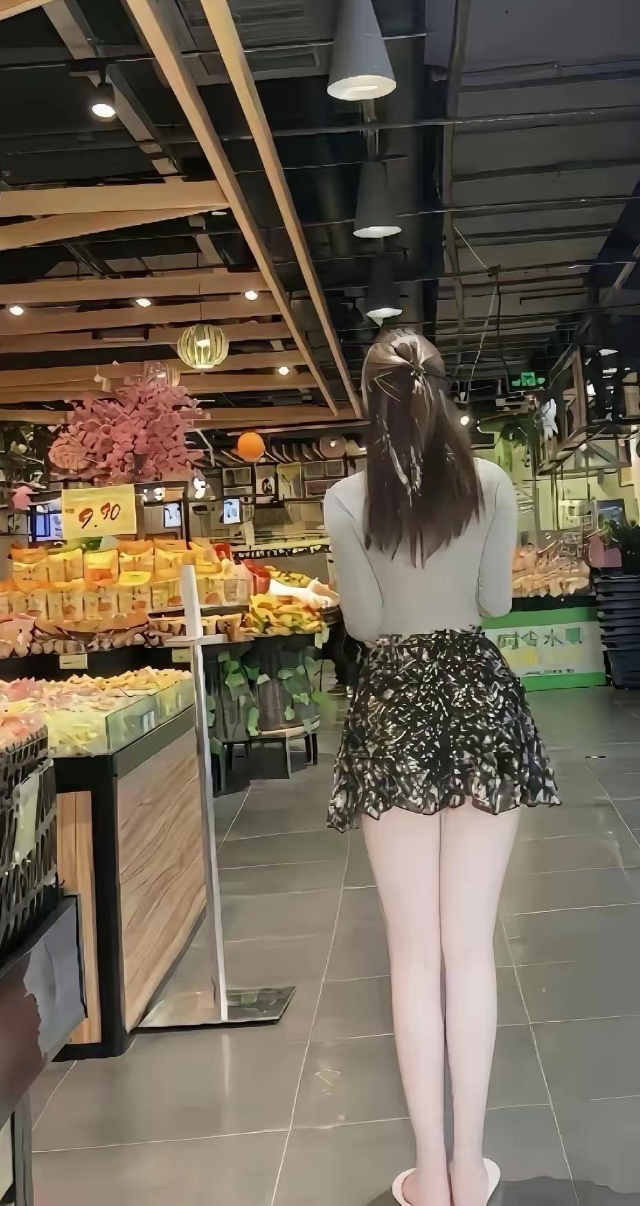 你读懂生活了吗？

世间从来没有百分百的公平
有的女孩天生亮眼，被命运偏爱
有人