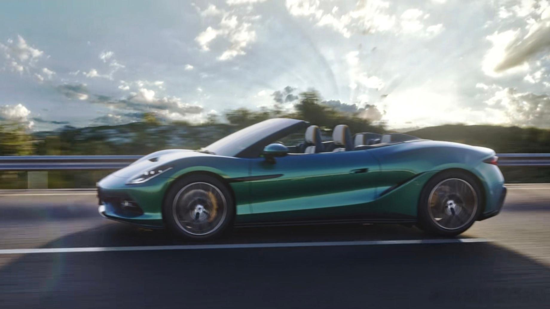 哇去，腾势Z敞篷版真帅呀尤其是这个尾灯，太优雅了