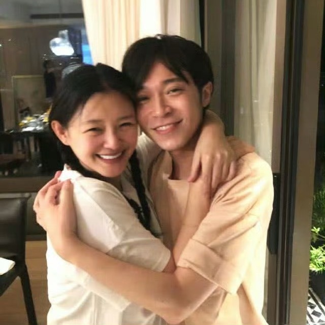 青峰：「晚安」对我来说常常是一句带有深深祝福的词汇浓缩千言万语的爱与关怀羞于表达