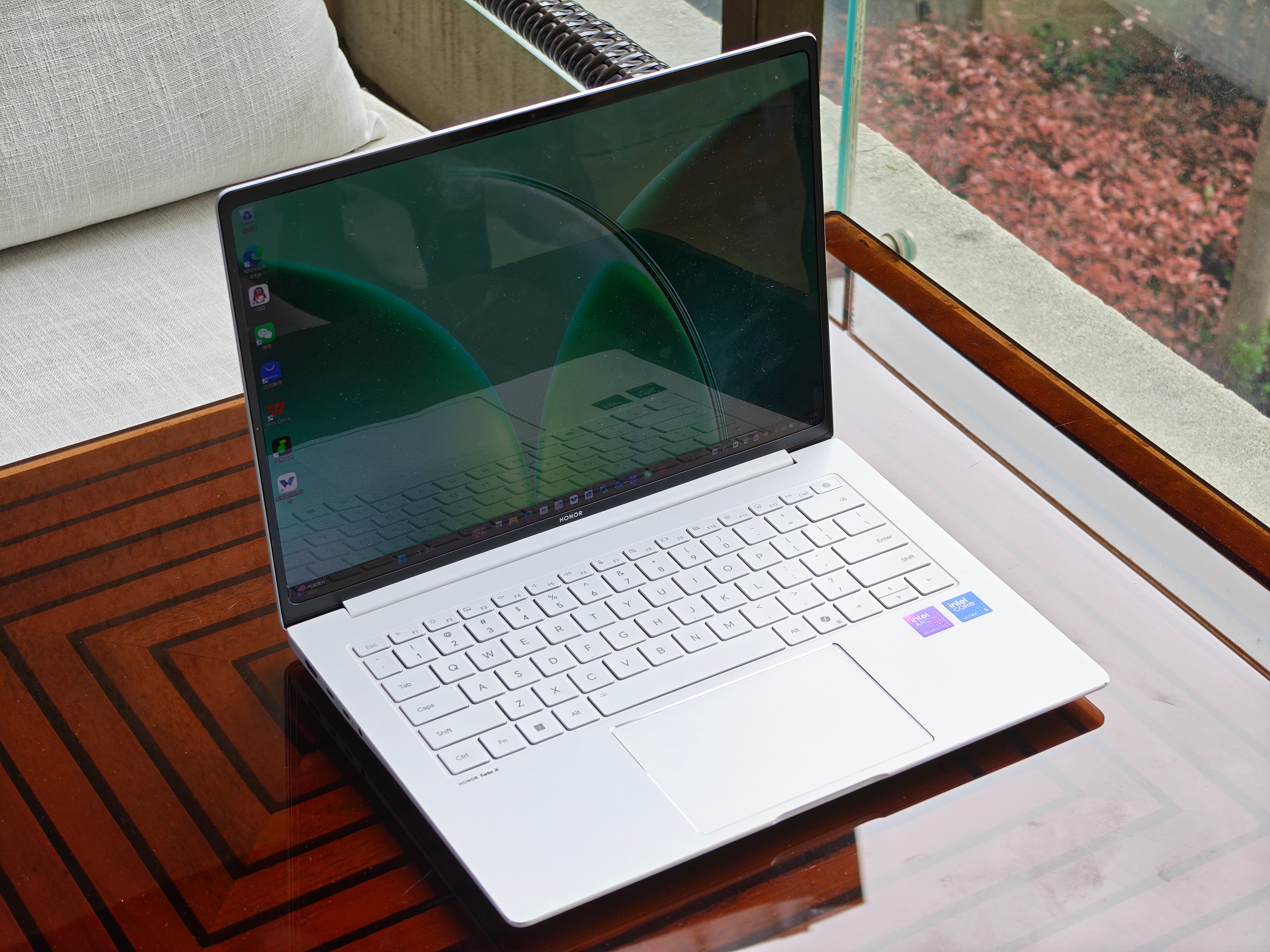 荣耀这次真没吹牛，Windows本续航超越Mac本已经做到了