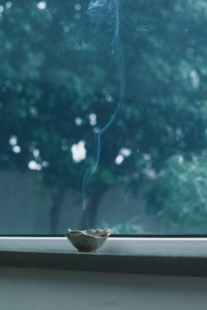 📖不应问生处，宜问其所行。微木能生火，卑贱生贤达。—— 《别译杂阿含经》从一定