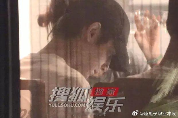 #罗云熙和朋友聚餐吃火锅##罗云熙和朋友聚餐吃火锅路透#罗云熙和朋友聚餐吃火锅路