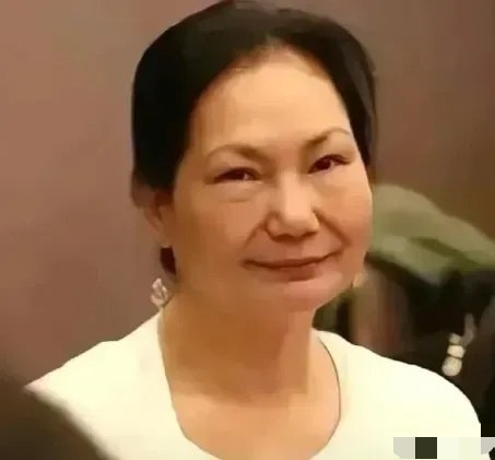 S妈的真实意图在5月20日这天被彻底曝光。知名狗仔葛斯齐晒出S妈与马筱梅的聊天记