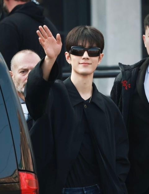 emv还有长尾，咱继续干！在下一个好消息之前我们不要停哥哥ins共创 网页链接哥