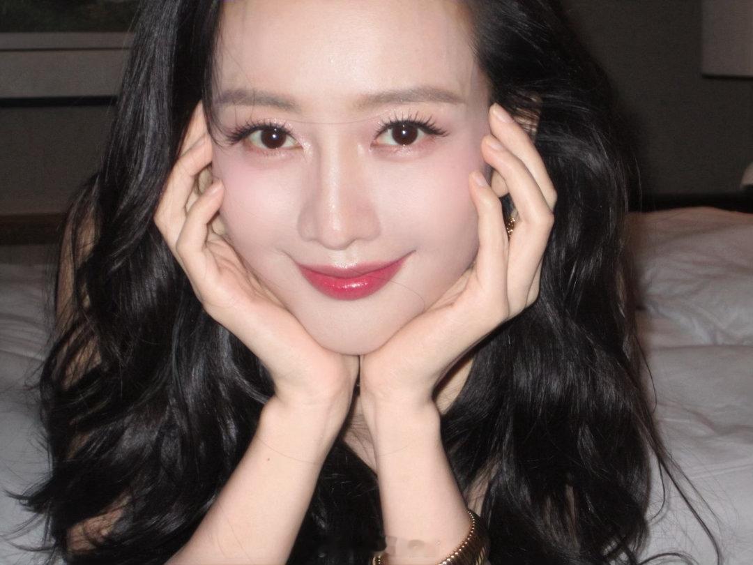 王鸥 