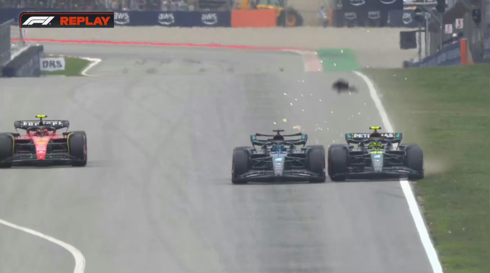 梅赛德斯？？Q2自家玩碰碰车[污][污]#F1##2023F1西班牙大奖赛# ​