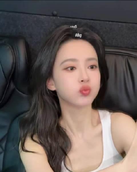 美成啥了都 我就这样下午看现代人晚上看古代人 生图太伟大了 妙不可言🥲 ​​​